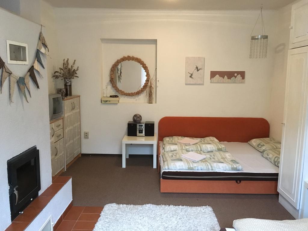 Apartmanovy Dom Kraliky Exterior photo